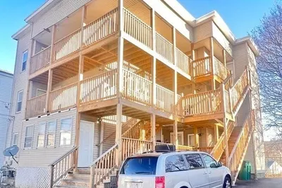 105 Clarendon St 1