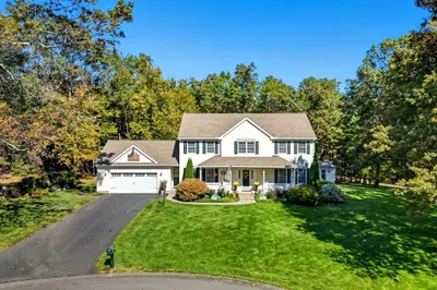 20 Great Brook Dr 1