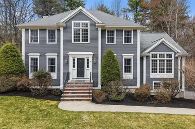 51 Colonial Ave