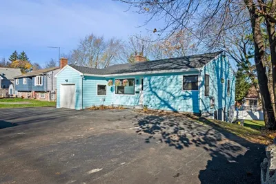 233 Lowell St #1