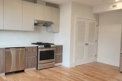 191 Main St #3