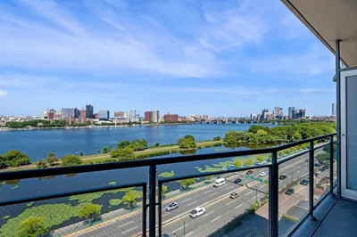 330 Beacon St #111 1