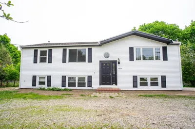 853 Main St 1