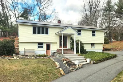 11 Clover Cir