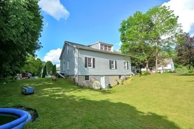 60 Valley St 1