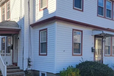 67 Dysart St #2