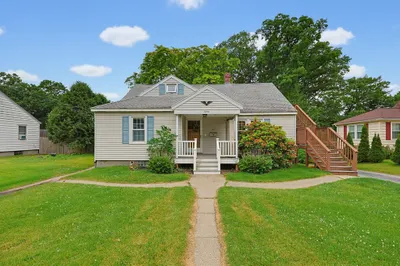 20 Pinehurst Ave 1