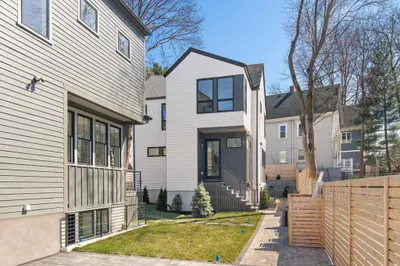 10 Thingvalla Ave 1