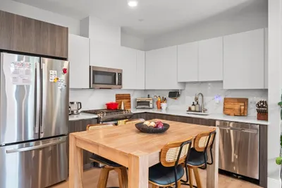 9 Central St #402