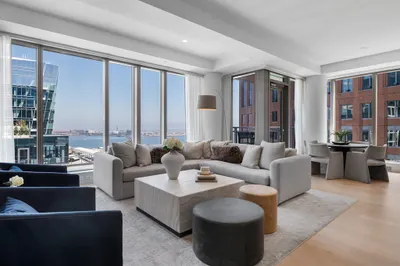 135 Seaport Blvd #1902 1