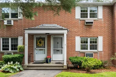 4 Village Green Dr #4 1