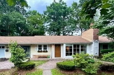 82 Newton Ave N Ave 1