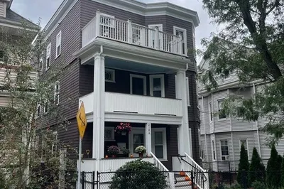 218a Summer Ave #2