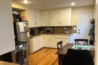 98 Chelsea St #2