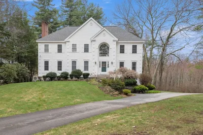 26 Greenfield Dr 1