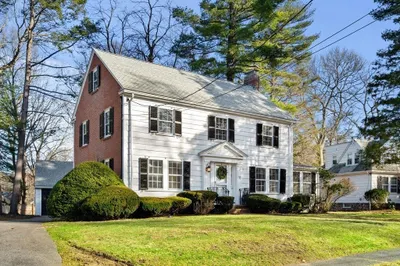 12 Longwood Rd 1