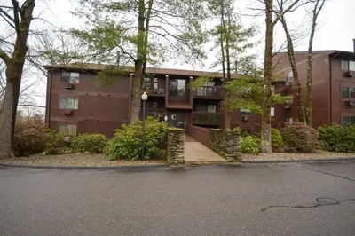 340 Sunderland Rd #9