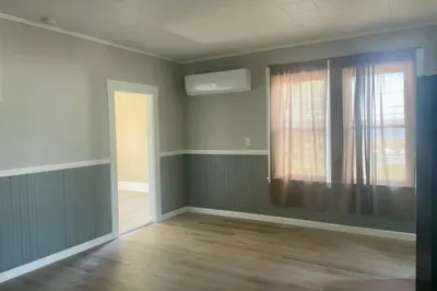 96 Ellen St #2W 1