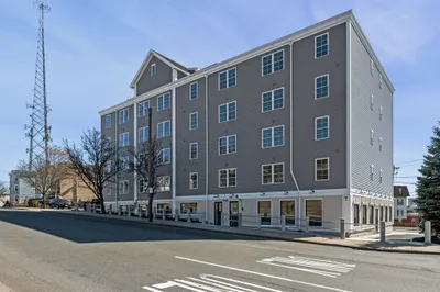 472 Essex Street #307