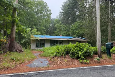 187 Pleasant St