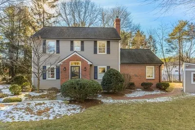 282 Lowell St 1