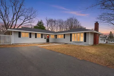 11 Pontiac Rd 1