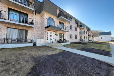 80 High St #101