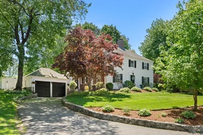 16 Bailey Lane