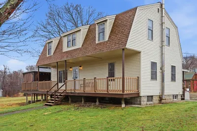 30 Dahlia Dr 1