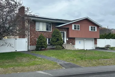 1 Eisenhower Dr