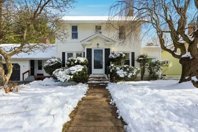 48 Pleasant St 1