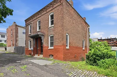 116-118 West St 1