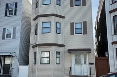 855 Saratoga St 1