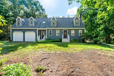 25 Thomas Blanchard Dr 1