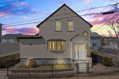 71 Cash St 1