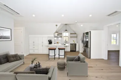 18 Edward St #3