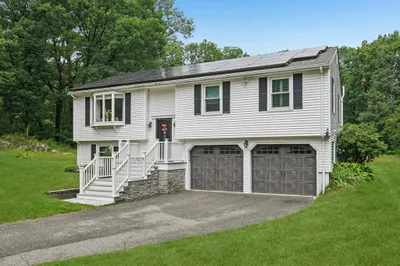 345 Raleigh Tavern Ln 1