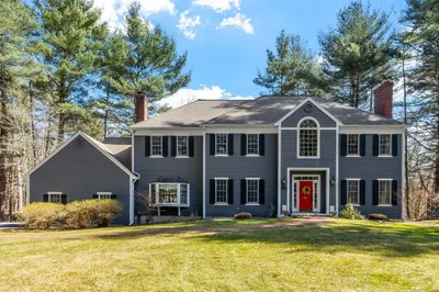 60 Hartwell Rd 1