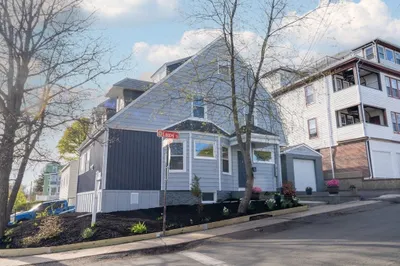 2 Laurel St