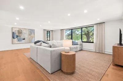 935 Washington St #8 1