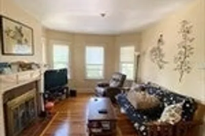 14 Upland Rd #1