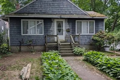 7 East Garfield Ave