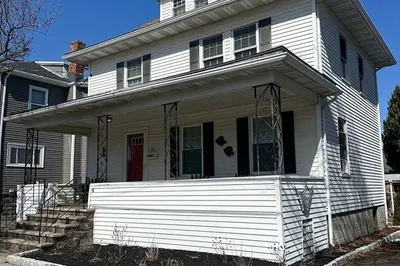16 Chamberlain Ave 1