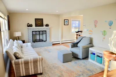 21 Bartlett Ave 1