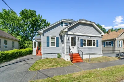90 Stewart St