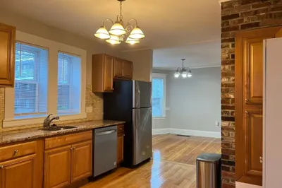 1 Laurel St #1