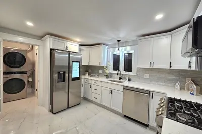 23r Eddy St