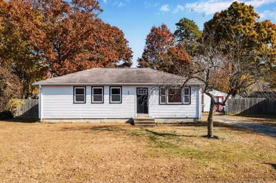 19 Monska Dr