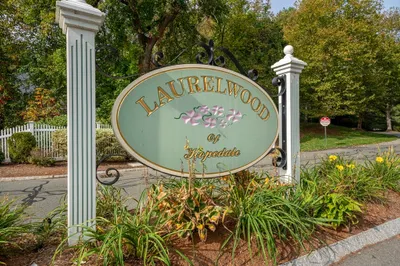 103 Laurelwood Dr #103