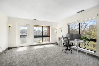 4 Summit Dr #511